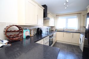 Kitchen/Breakfast- click for photo gallery